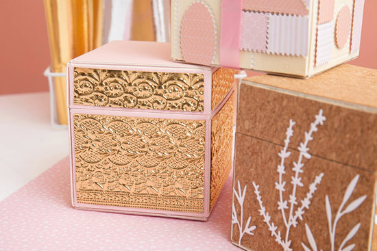 Sizzix 3-D Textured Impressions A5 Embossing Folder - Lace By Eileen Hull 