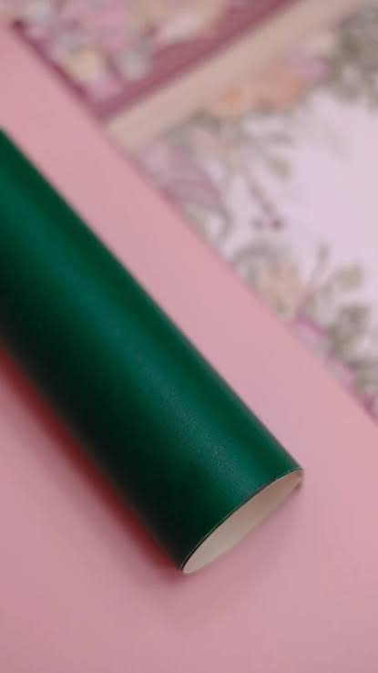 Johanna Rivero Paper for binding / Glimmer verde